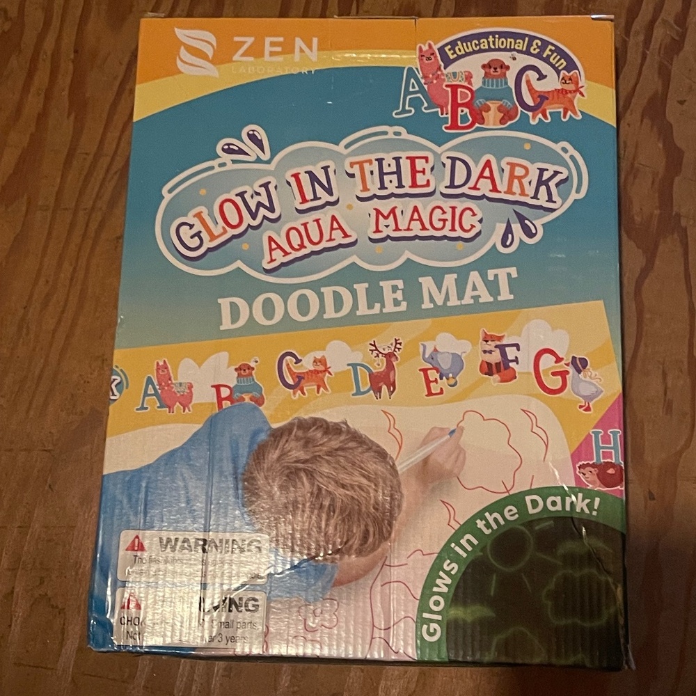 Glow in dark doodle mat
